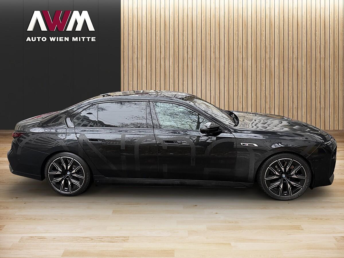 BMW M760e xDrive Limousine 18,7 kWh Aut.