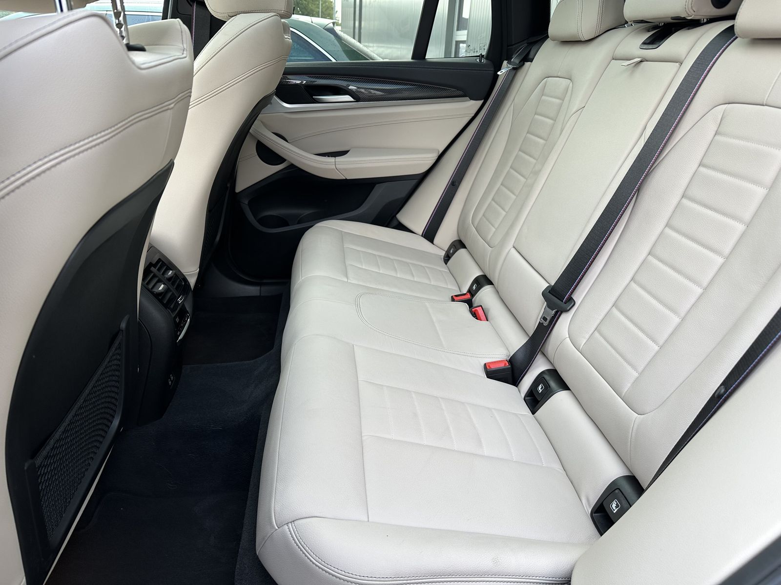 Fahrzeugabbildung BMW X3 xDrive30d M-Sport NAV+LASER+HEADUP+PANO+360°