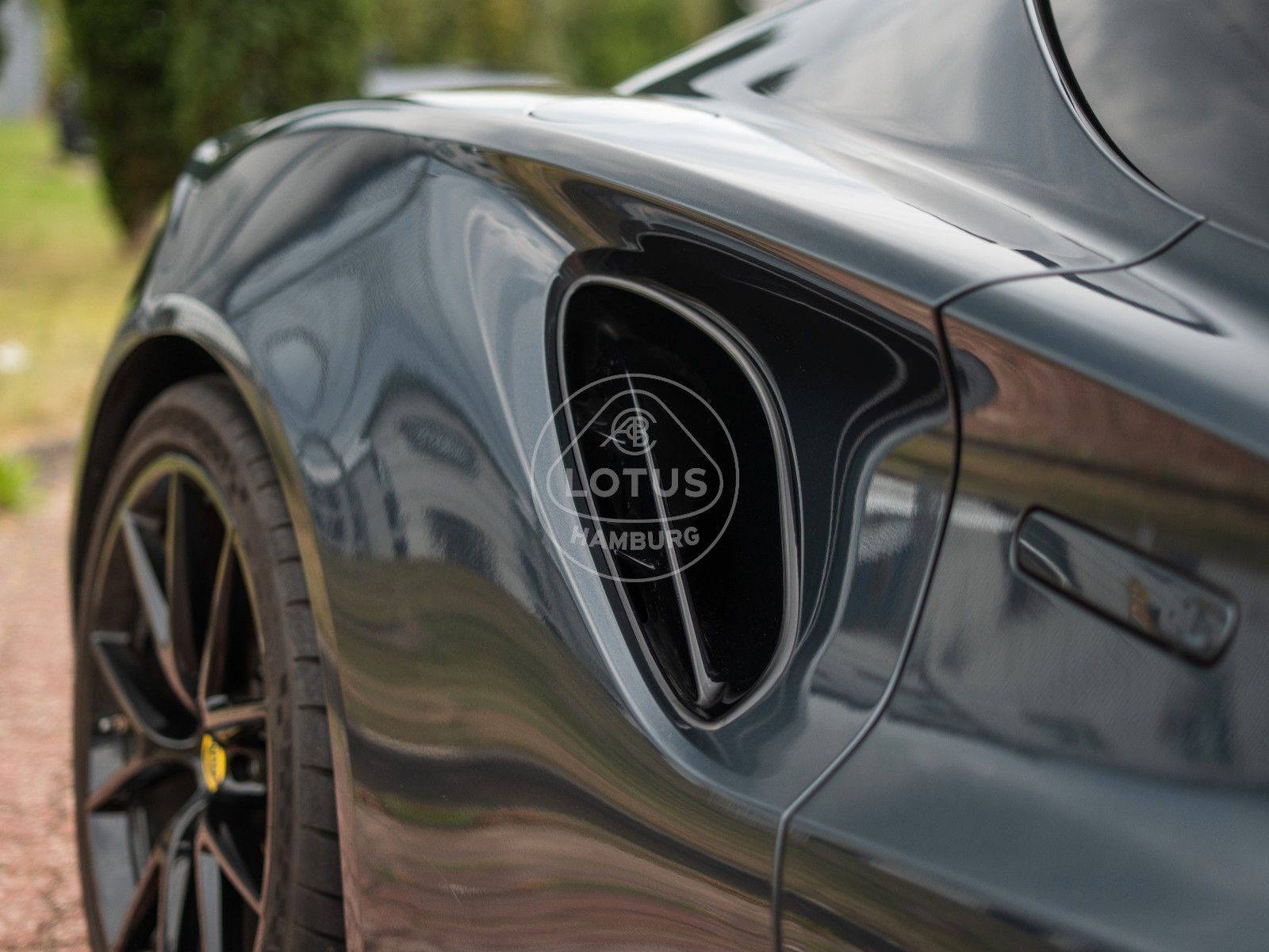 Fahrzeugabbildung Lotus Emira V6 First Edition in Shadow Grey *Automatik