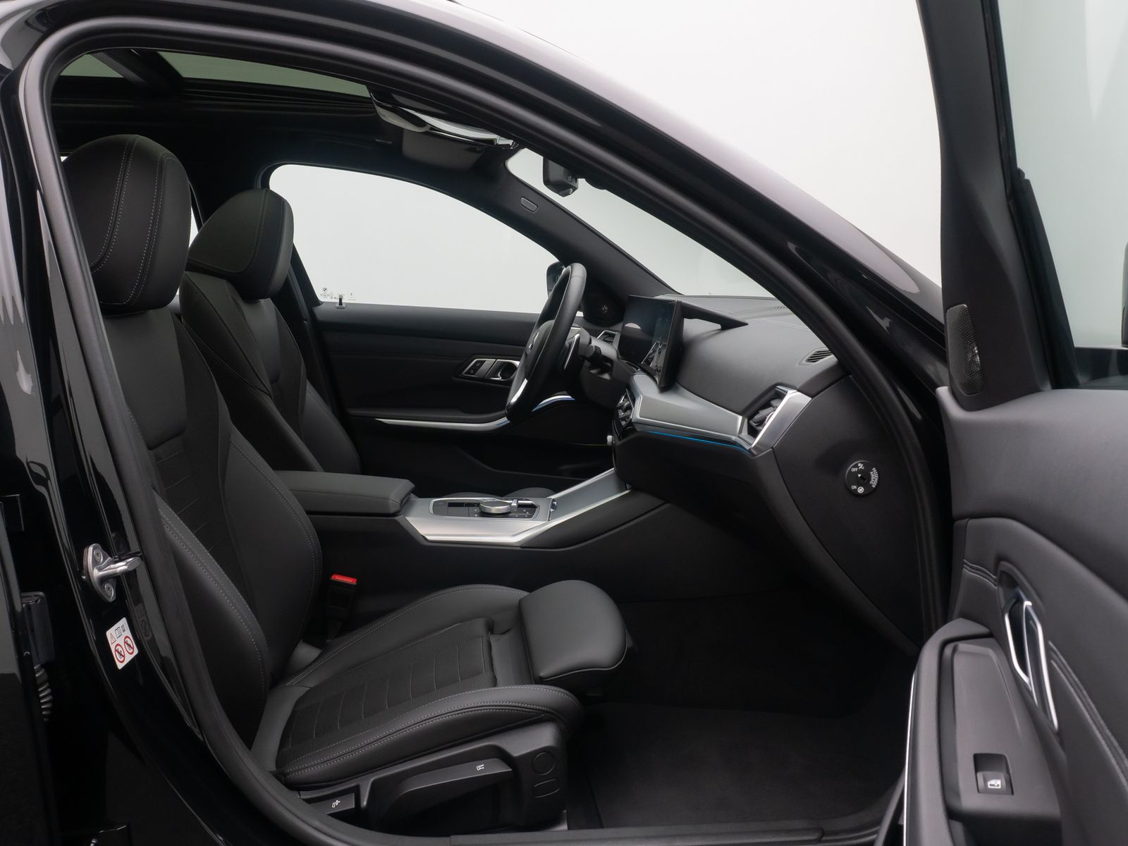 Fahrzeugabbildung BMW 330i Panoram Kamera HUD DAB H/K Komfort Alarm