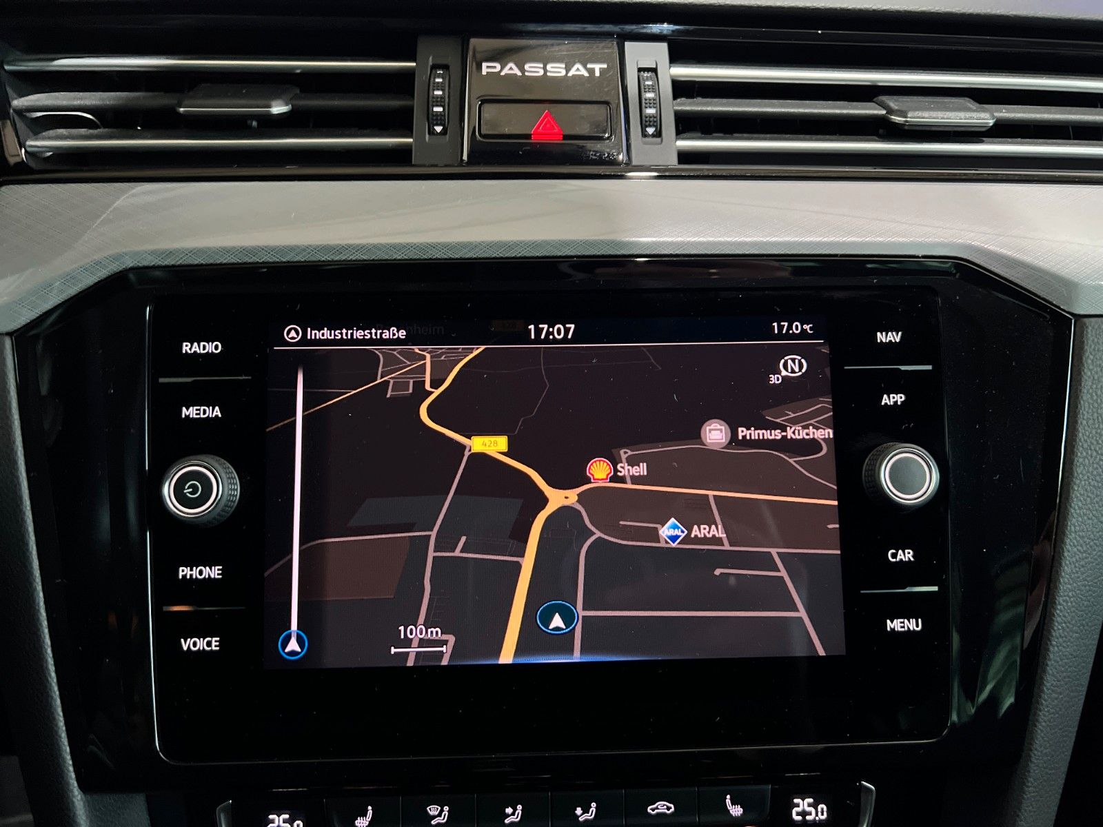 Fahrzeugabbildung Volkswagen Passat Variant Business 2,0TDI *NAVI*ASSiST*LED