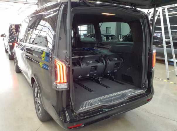 Fahrzeugabbildung Mercedes-Benz V 300 d AVG extralang 4x4 7 Sitze 2,5t AHK Sound