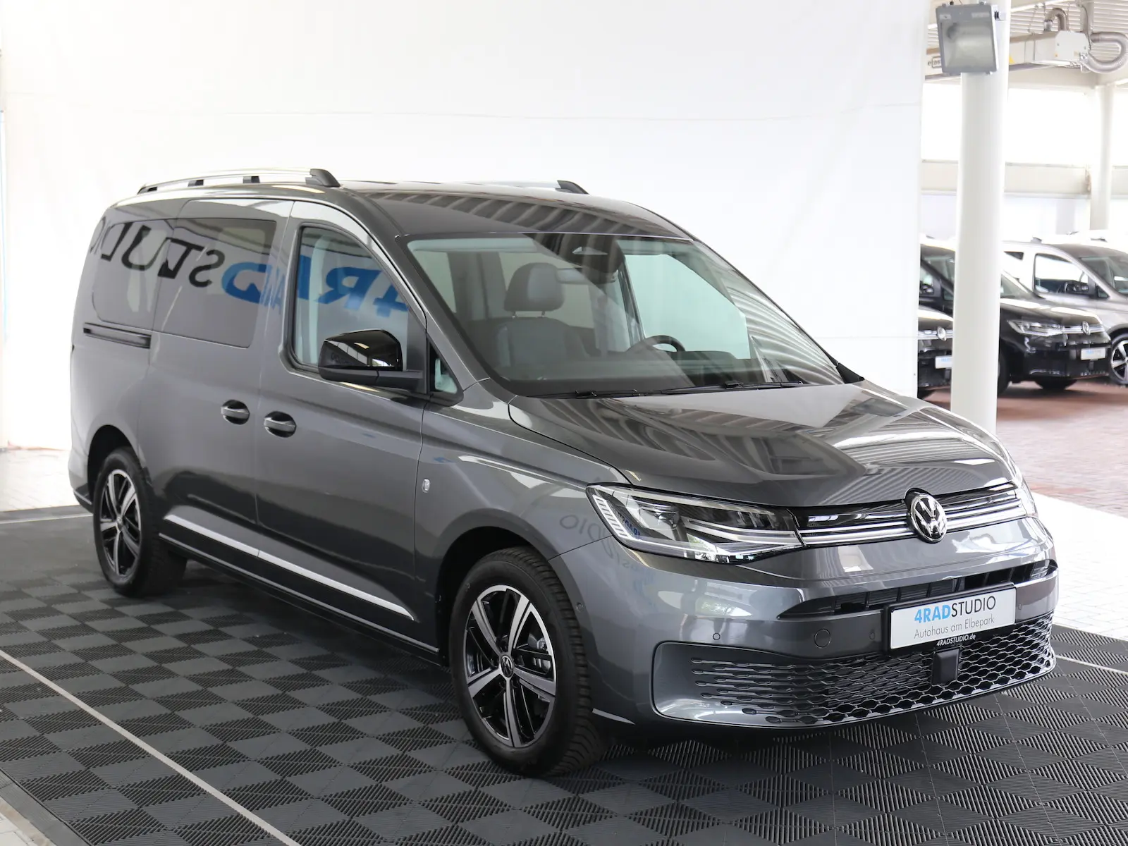 Volkswagen Caddy Maxi eHYBRID STYLE DSG LED ACC AGR 7SITZ