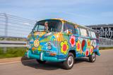 Volkswagen T2 Unikat der Hippizeit in Kalifornien - Volkswagen T2: Kleinbus