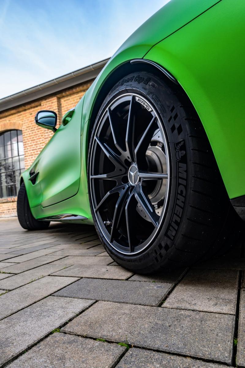 Mercedes-Benz AMG GT R