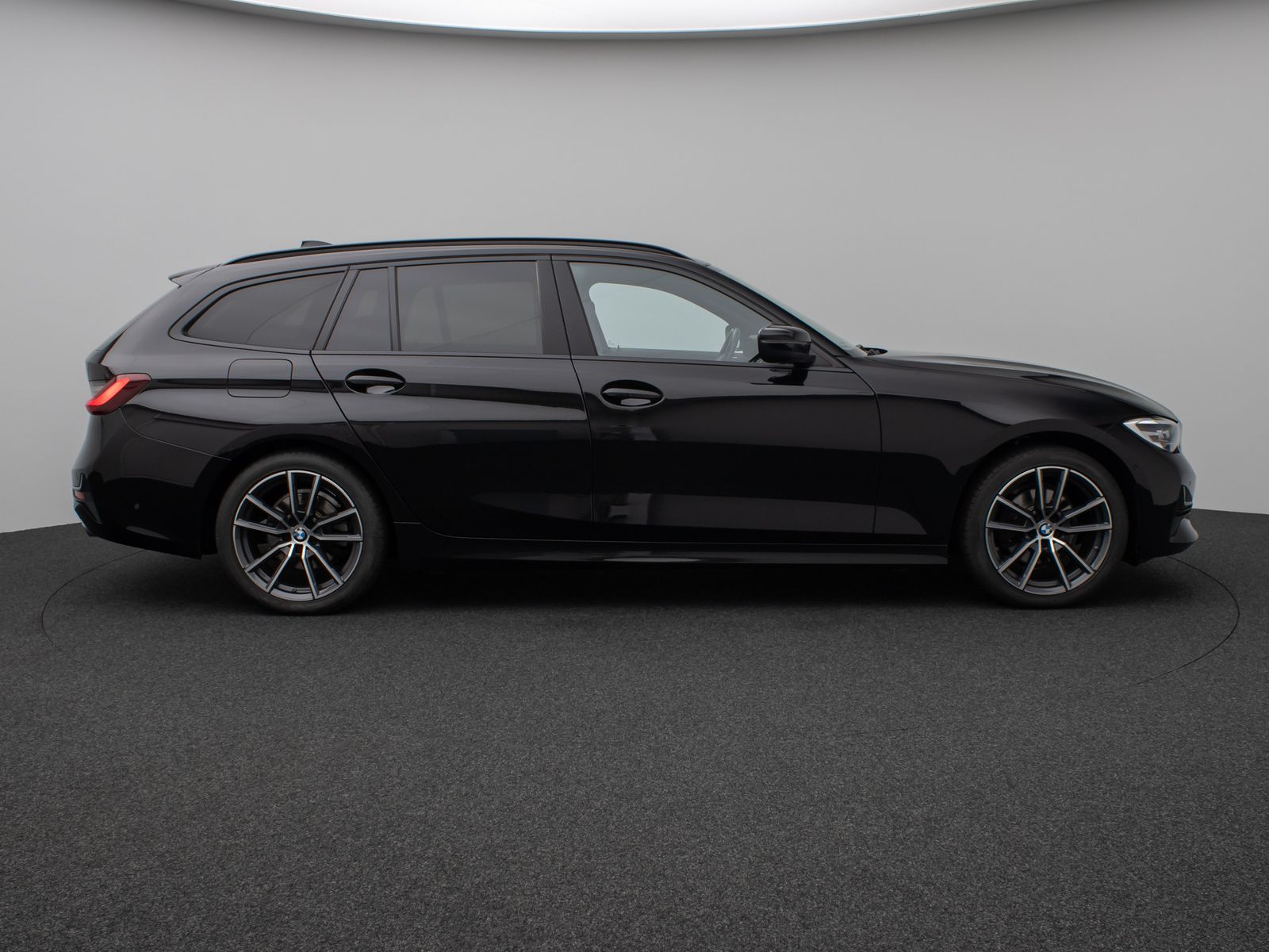 Fahrzeugabbildung BMW 320d  Kamera DAB HiFi DrivAssist Alarm LED Sport