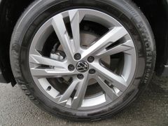 VW Taigo 1.5 TSI R-Line DSG Navi IQ.Light Lane 17'' VW Taigo 1.5 TSI R-Line DSG Navi IQ.Light Lane 17''