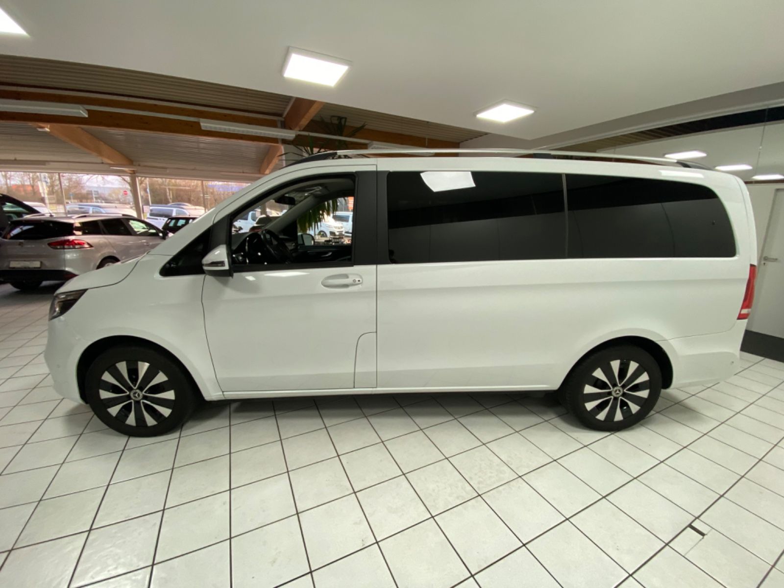 Fahrzeugabbildung Mercedes-Benz V-Klasse V250d *LED, Leder, AHK 2,5t*