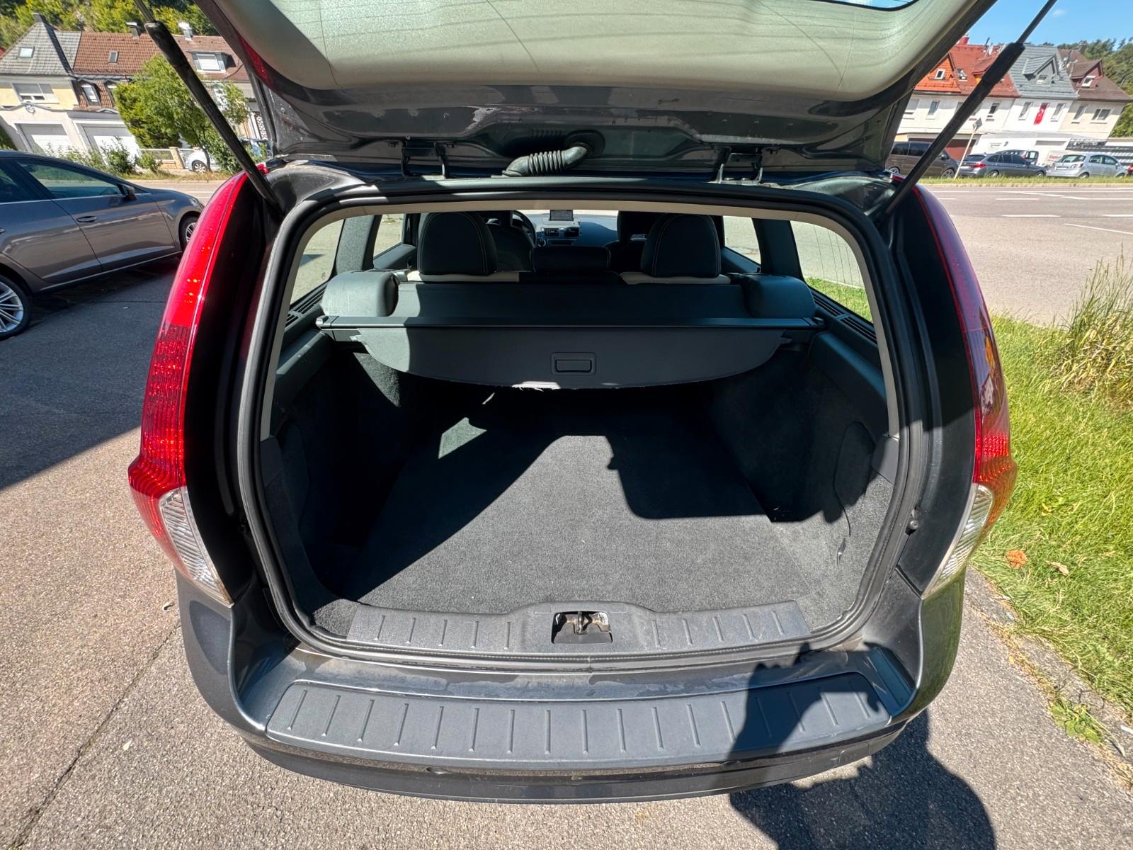 Volvo V50 Kombi D2 R-Design Pro Edition