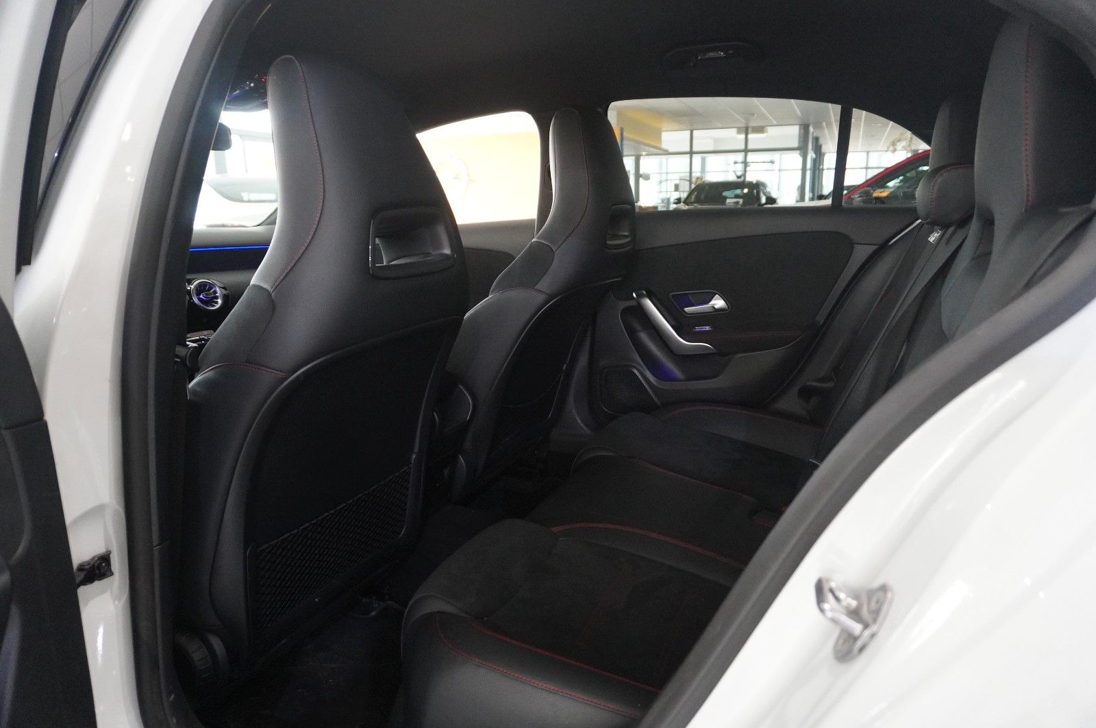 Fahrzeugabbildung Mercedes-Benz A 180 AMG LINE 7G-DCT NAVI/LED/VIRT./KAMERA/DAB+