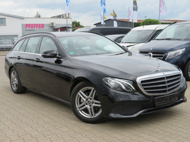 Mercedes-Benz E 200  T-Modell Automatik NAVI*KAM*LED*