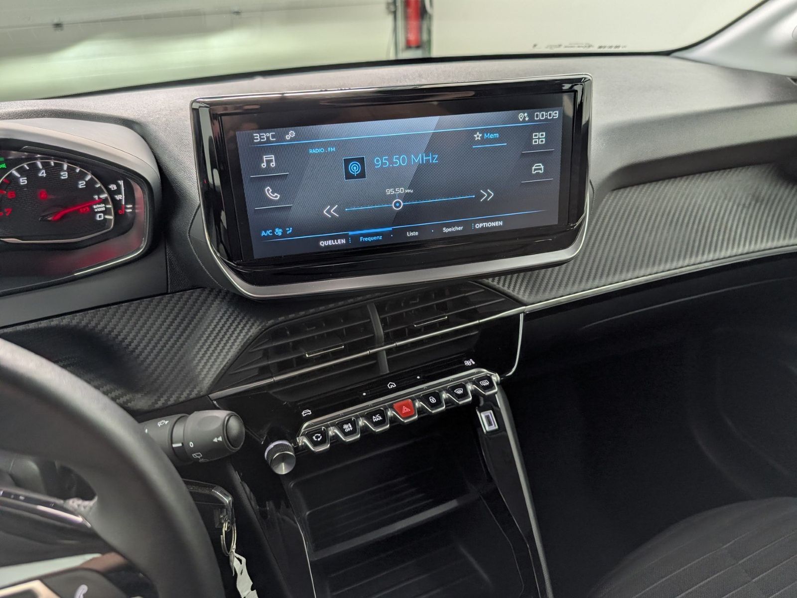 PEUGEOT 208 1.2 Active LED Klima – Bild 17