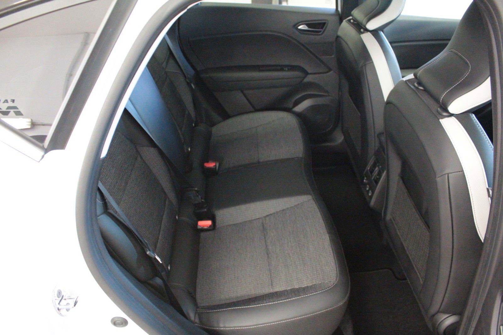 Fahrzeugabbildung Renault Captur E-Tech Plug-in 160  Plug in Hybrid