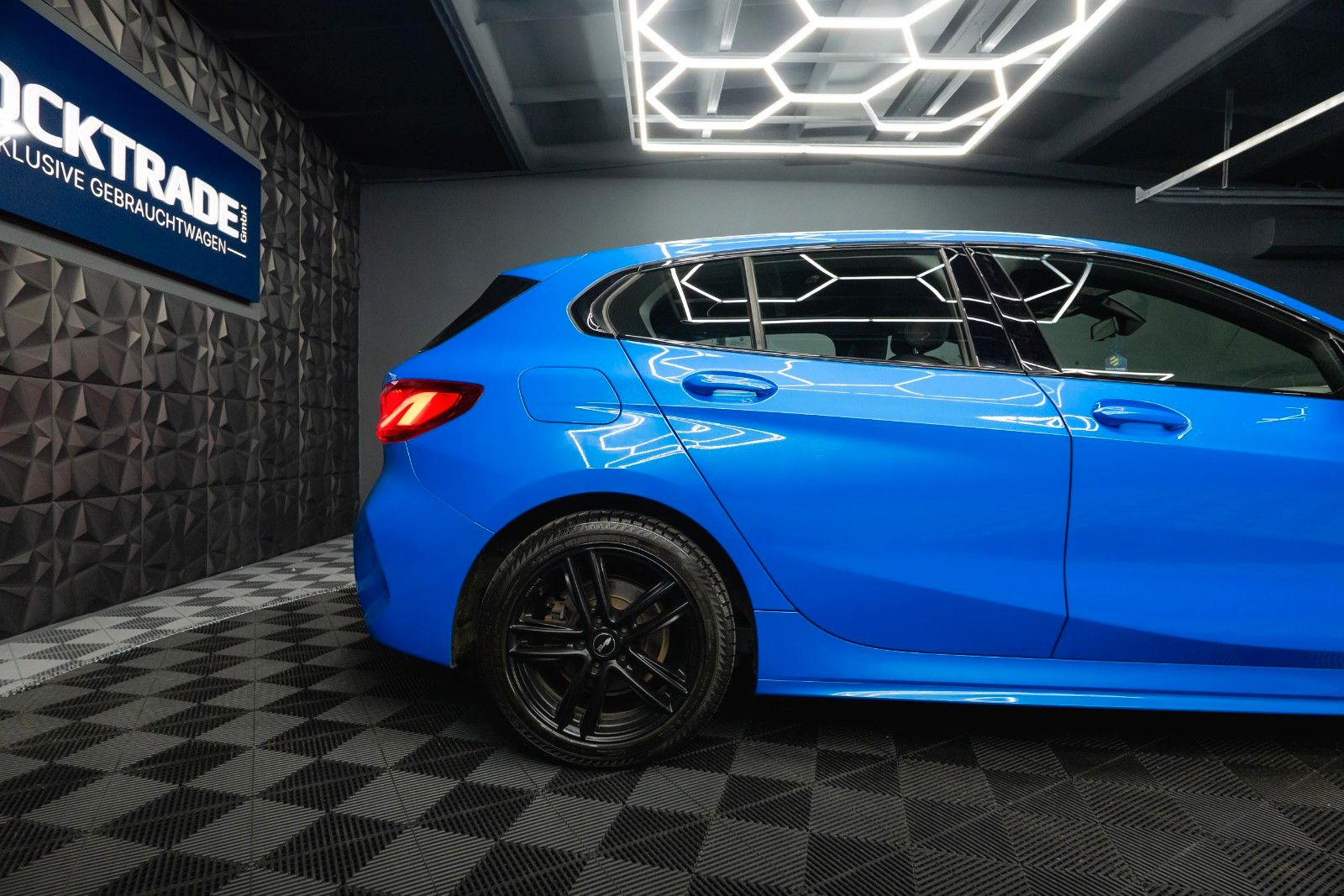 Fahrzeugabbildung BMW 118i M Sport Twin-Turbo Shadow Line *LED*DAB*
