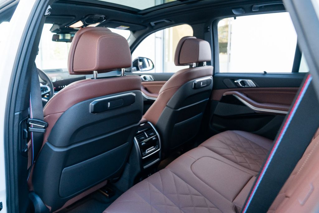 BMW X5 50e M SPORT PRO/ INNOVATION/ ICONIC GLOW BMW X5 50e M SPORT PRO/ INNOVATION/ ICONIC GLOW