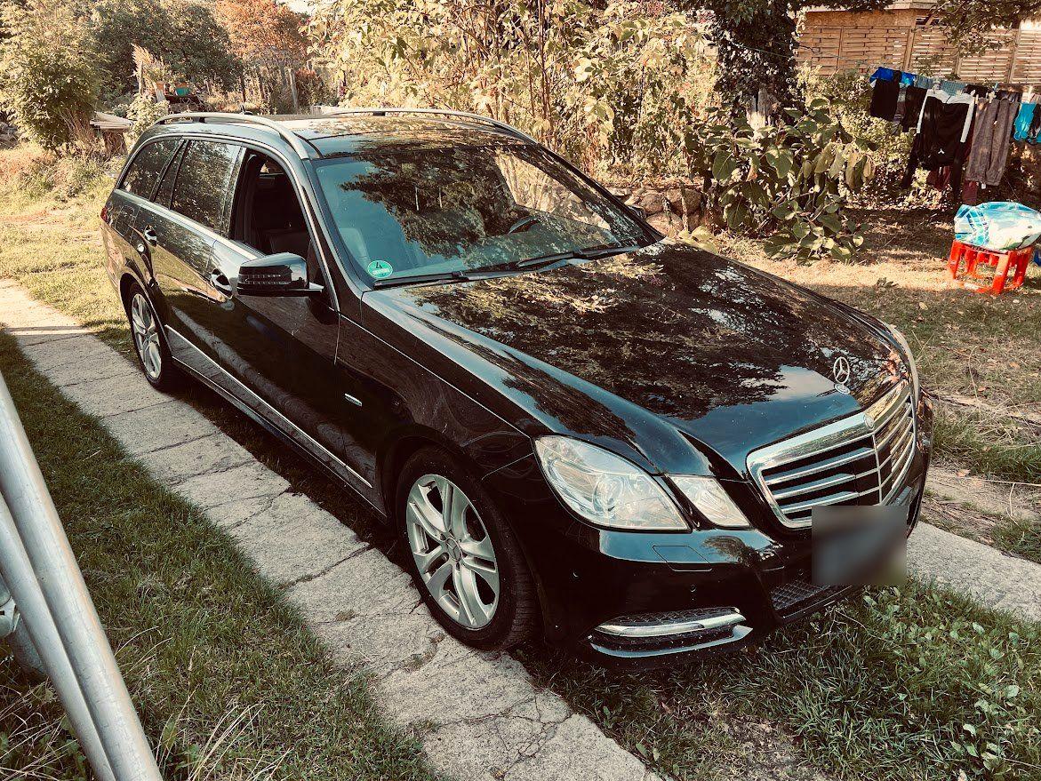 Mercedes-Benz E350 2010 — rear view
