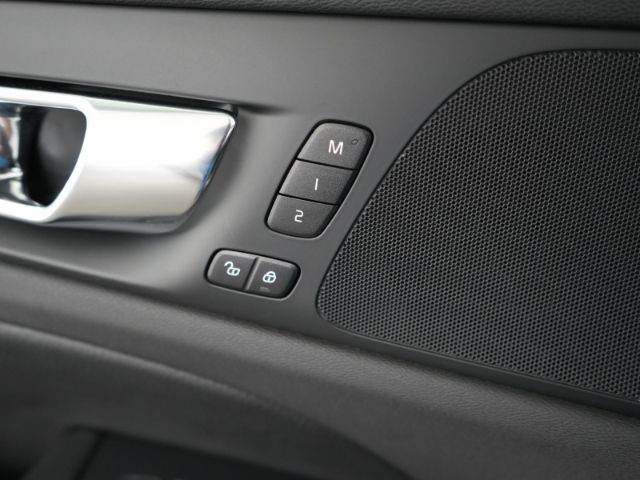 V60 KOMBI INSCRIPTION D AT+AHK+NAVI+LED-SCHEINWE