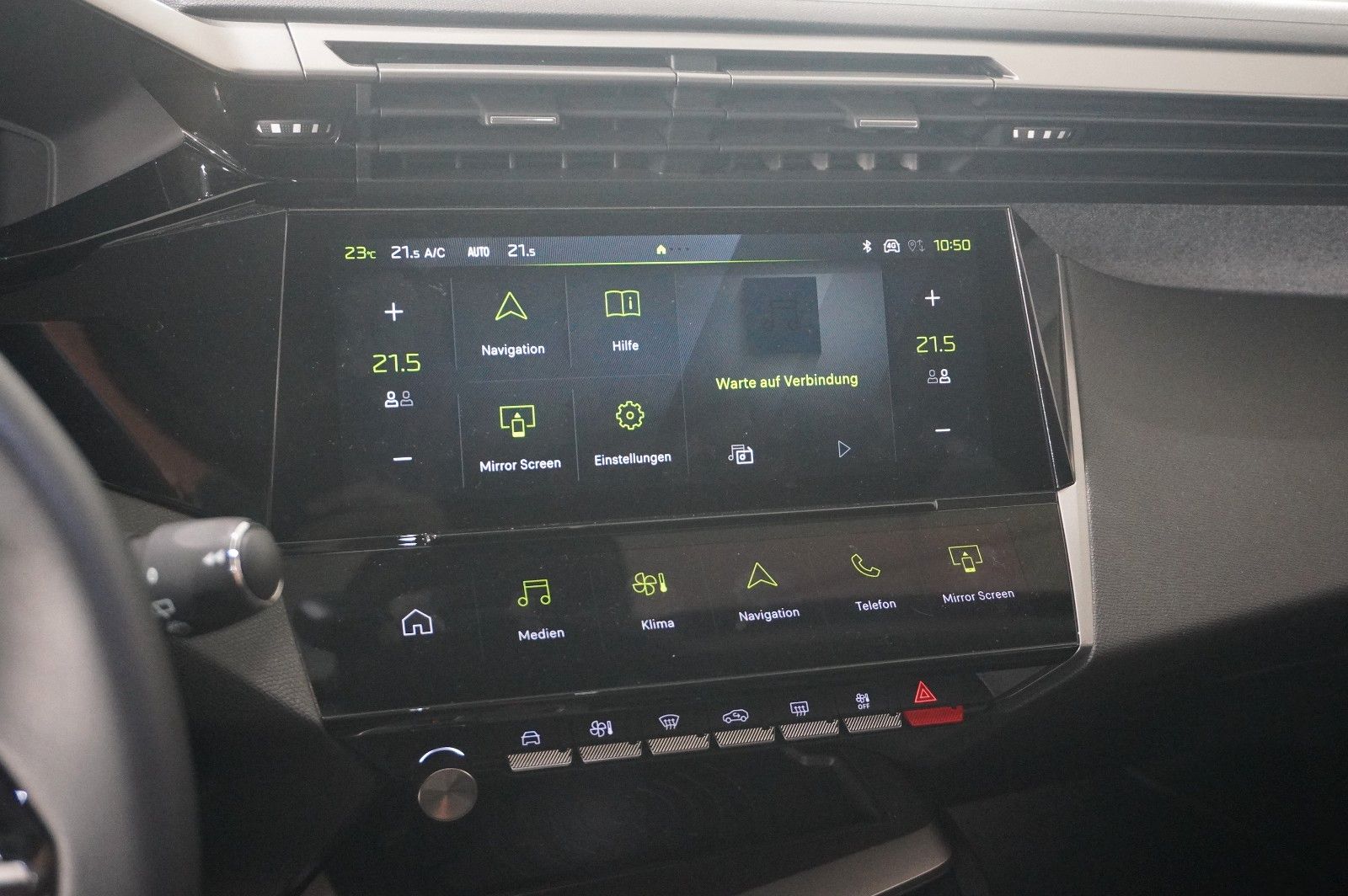 Fahrzeugabbildung Peugeot 308 SW 1.5D ALLURE NAVI/LED/360°/SPORT/SH/VIRT.