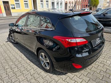 Fahrzeugabbildung Hyundai i30 blue 1.6 CRDi NAVI KAMERA EURO 6