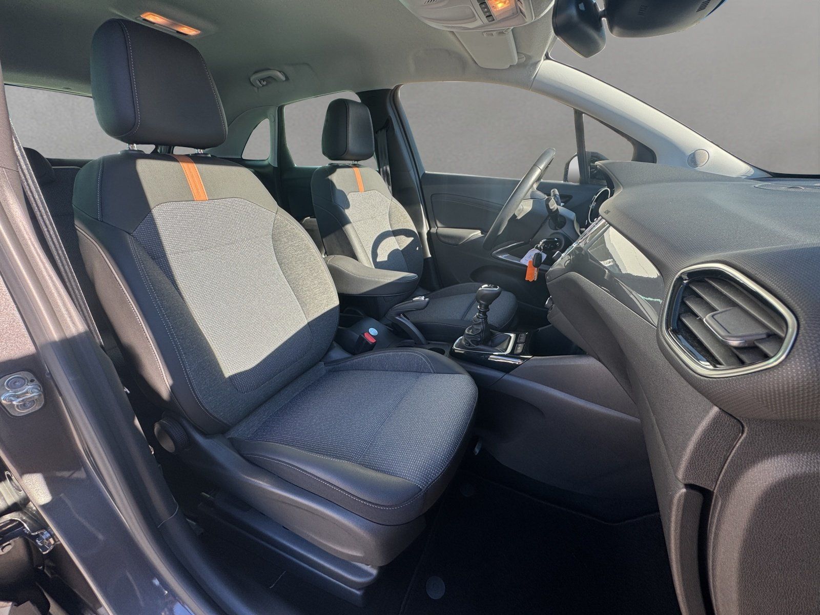 Fahrzeugabbildung Opel Crossland 1.2 Turbo Elegance KAMERA/TEMPOMAT/NAV