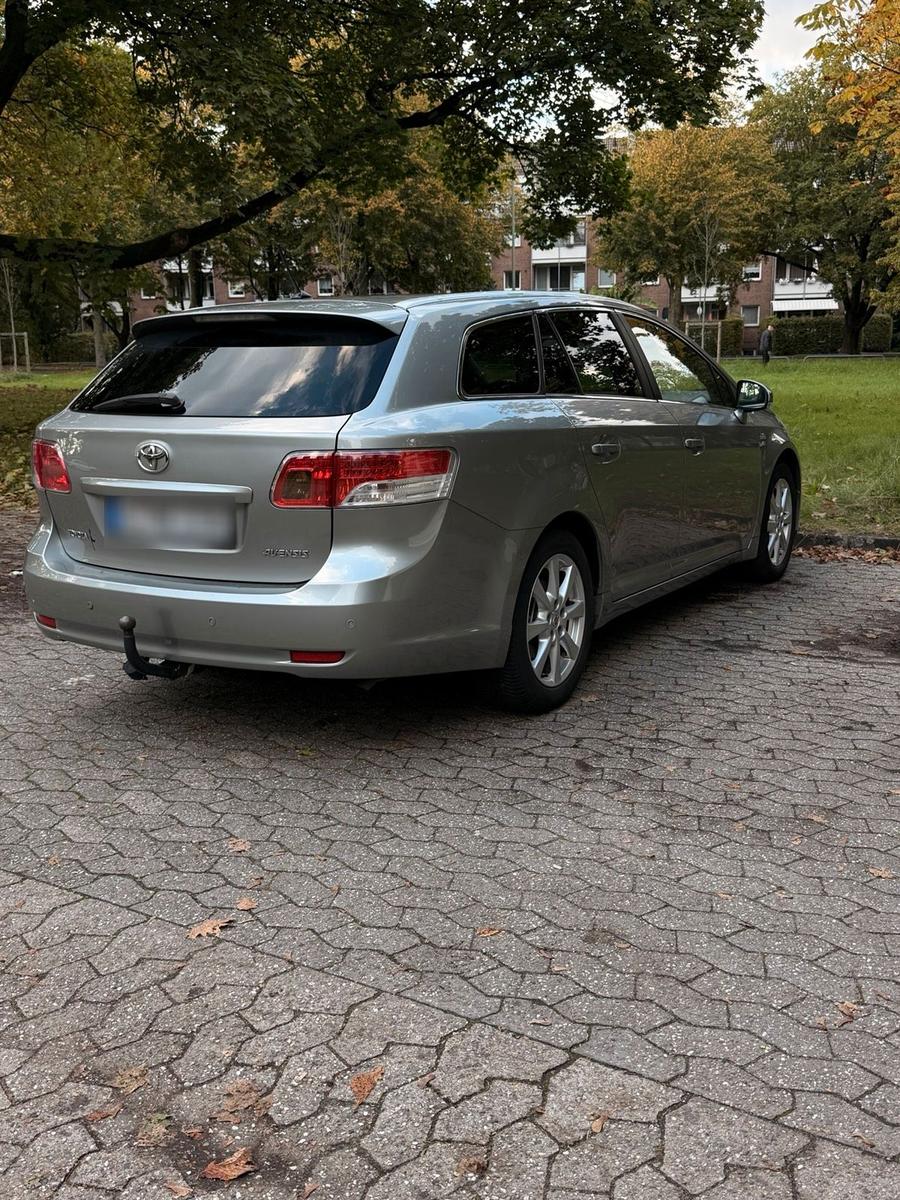 Toyota Avensis 2009 — двигун 150 HP (110kW)