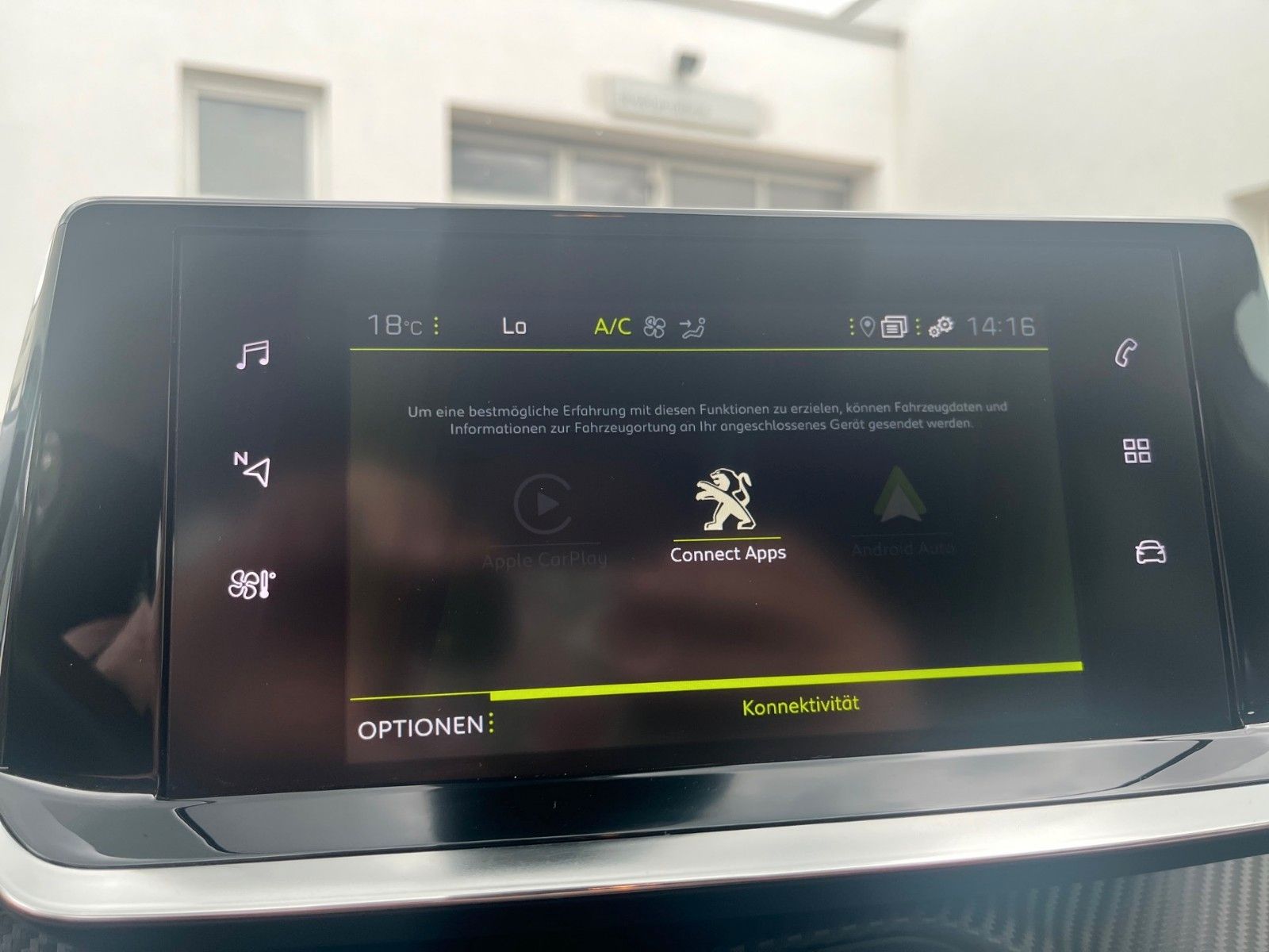 Peugeot 208 PureTech 100 EAT8 Allure – Bild 15