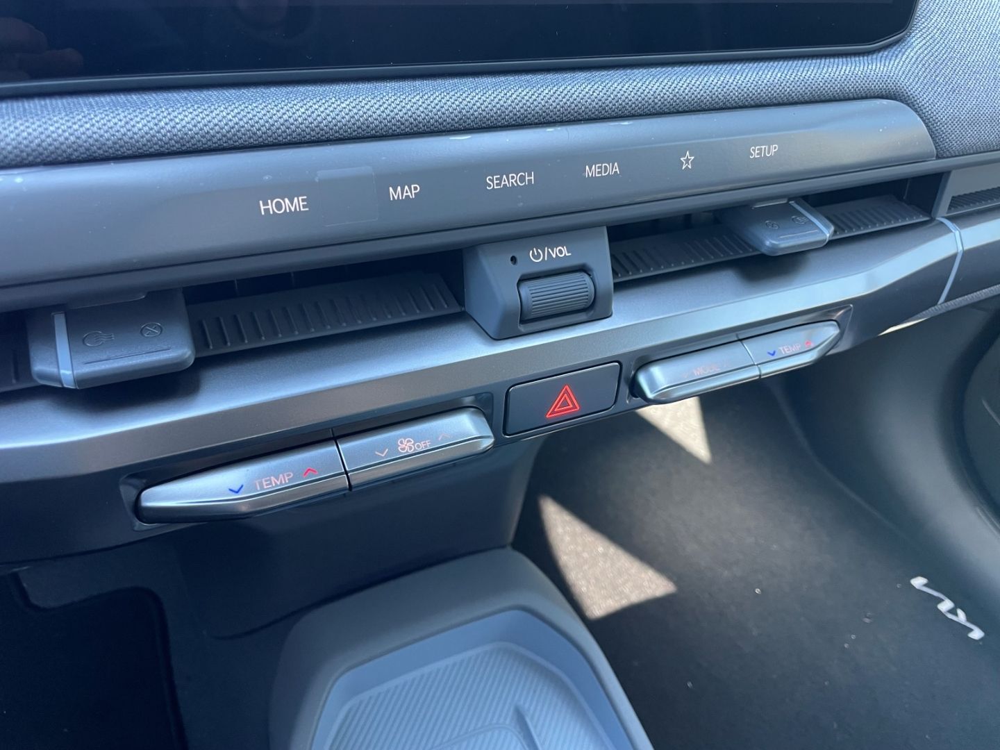 Fahrzeugabbildung Kia EV3 150 kW Earth LED totWinkAss 360 Kamera