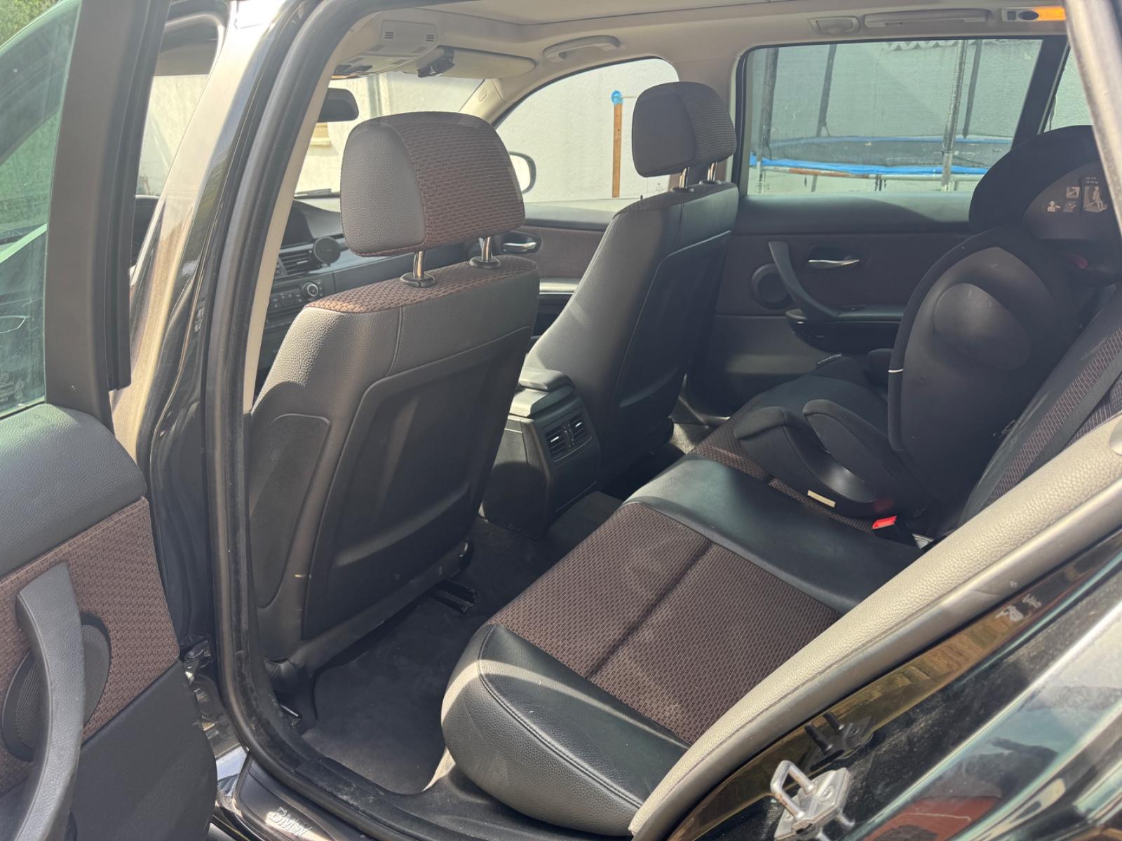 BMW 318 2010 — photo 10