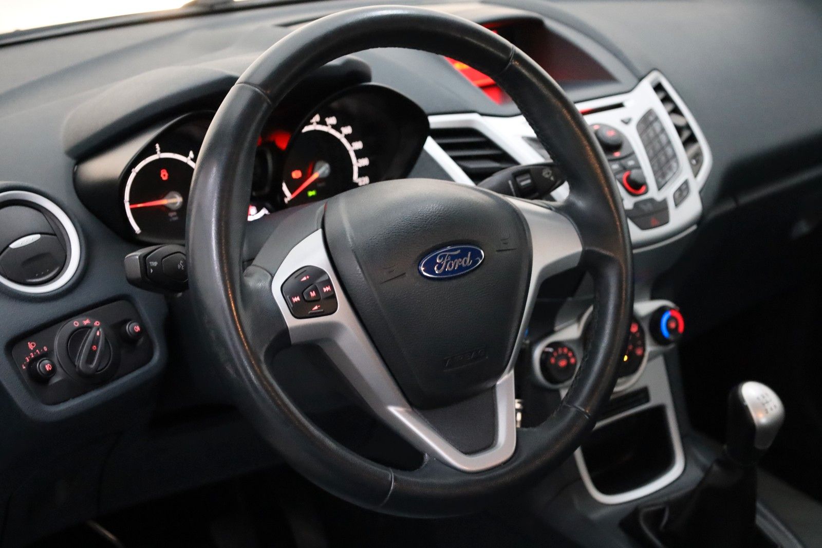 Fahrzeugabbildung Ford Fiesta Trend Klima,AHK