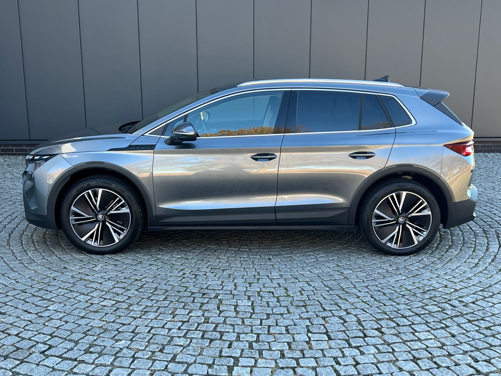 Fahrzeugabbildung SKODA Elroq 85 *Wärmepumpe,KESSY,21"LM-Felge*