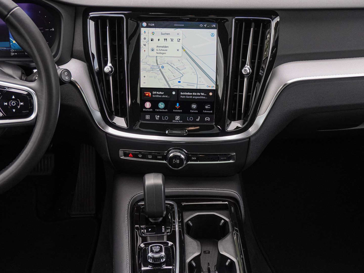 Volvo V60 T6 AWD Plus Dark Plug-in Hybrid PANO AHK H&K foto 13