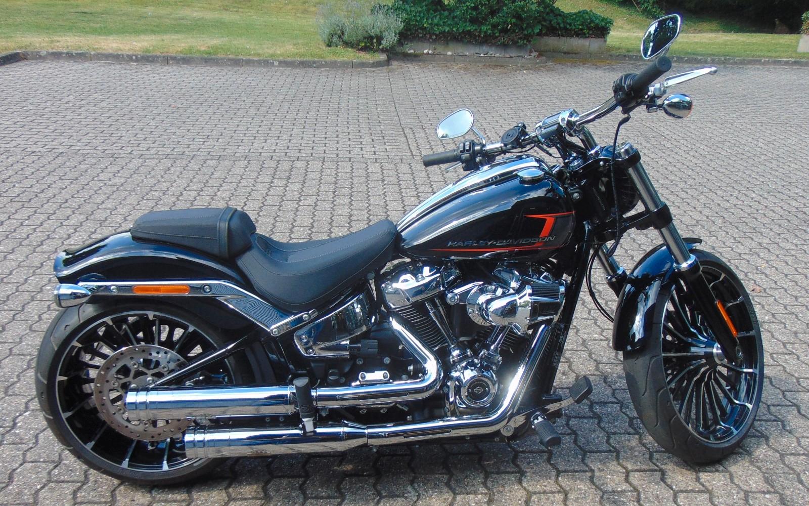 Harley-Davidson FXBR Breakout 117