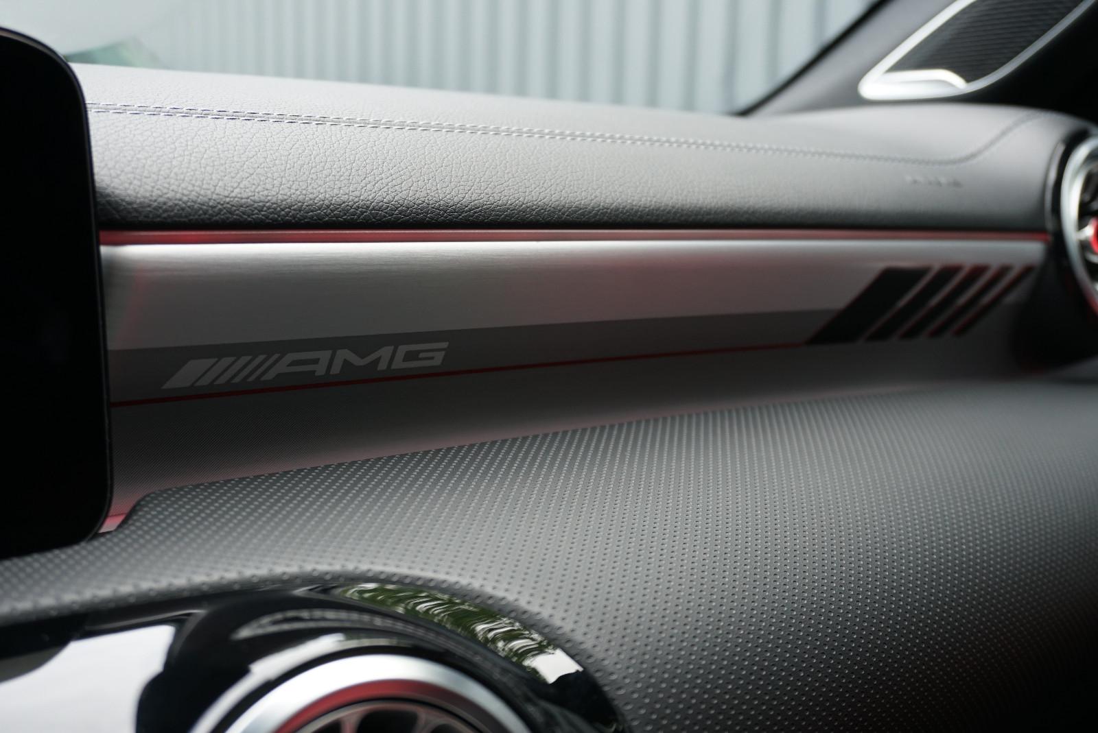 Mercedes-Benz CLA 35 AMG 4M Editio55 AERO PANO RFK Performance