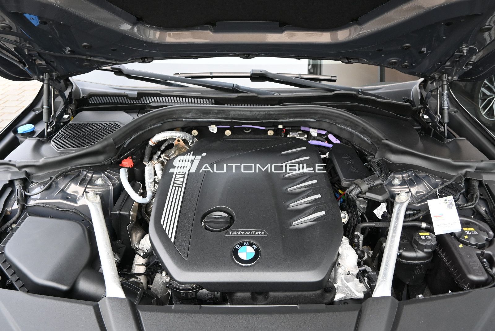 Fahrzeugabbildung BMW 630d Gran Turismo M-Sport °B&W+FOND-TV°PANO°STHZ