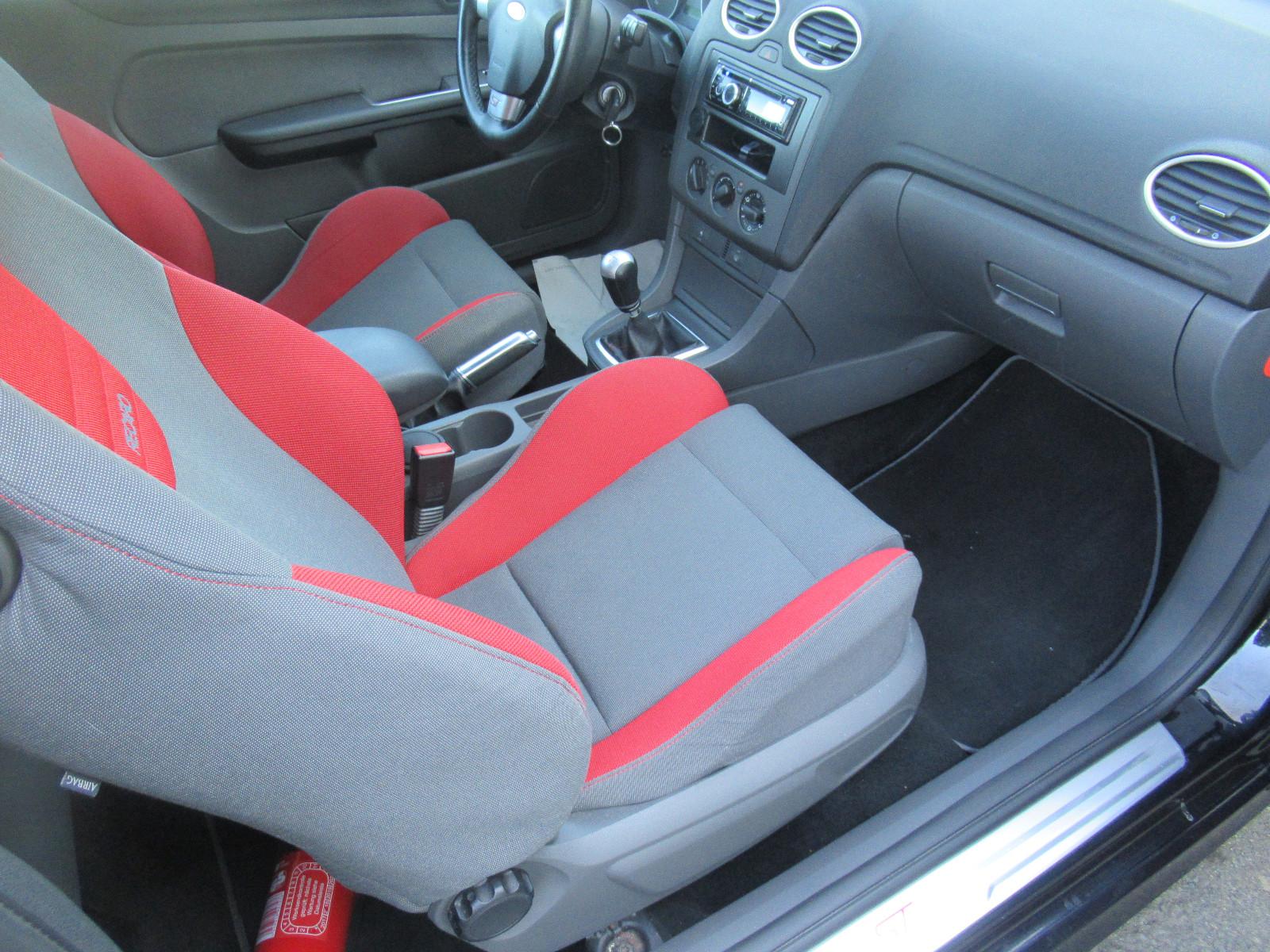 Ford Focus ST 2.5 Turbo 5 cyl. 226 ch BVM / 116 224 km / Recaro / Jantes 19" / Échappement Friedrich Motorsport