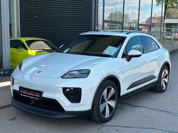 Porsche Macan 4 Electric / AHK / Pano / Luft / Matrix