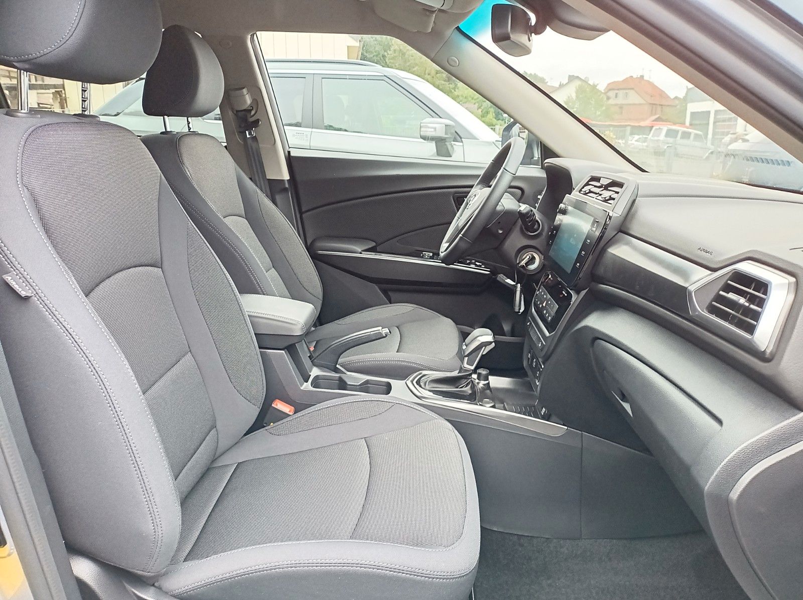 Fahrzeugabbildung KGM TIVOLI 1.5 NOMAD+AUTOMATIK+LM FELGEN+ANDROID++++