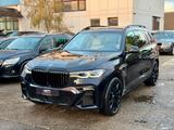 BMW X7 M50d Individual/Sky-Lounge/Glas/B&W/6-Sitzer - schwarze BMW X7 M50