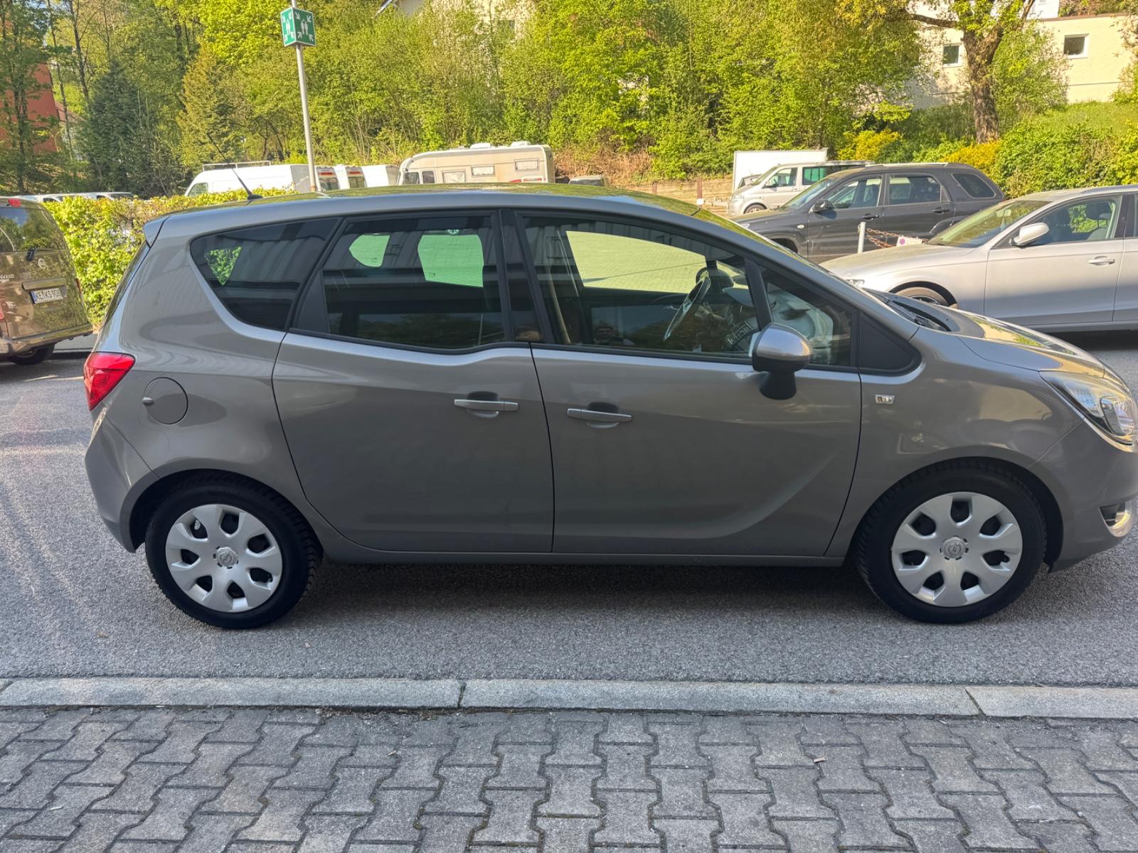Opel Meriva 2015 — engine 1.598 cm³, 110 HP (81kW)