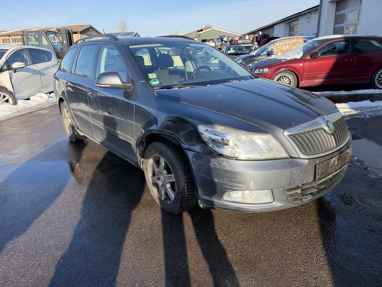 Skoda Octavia 2012 — engine 1.598 cm³, 105 HP (77kW)