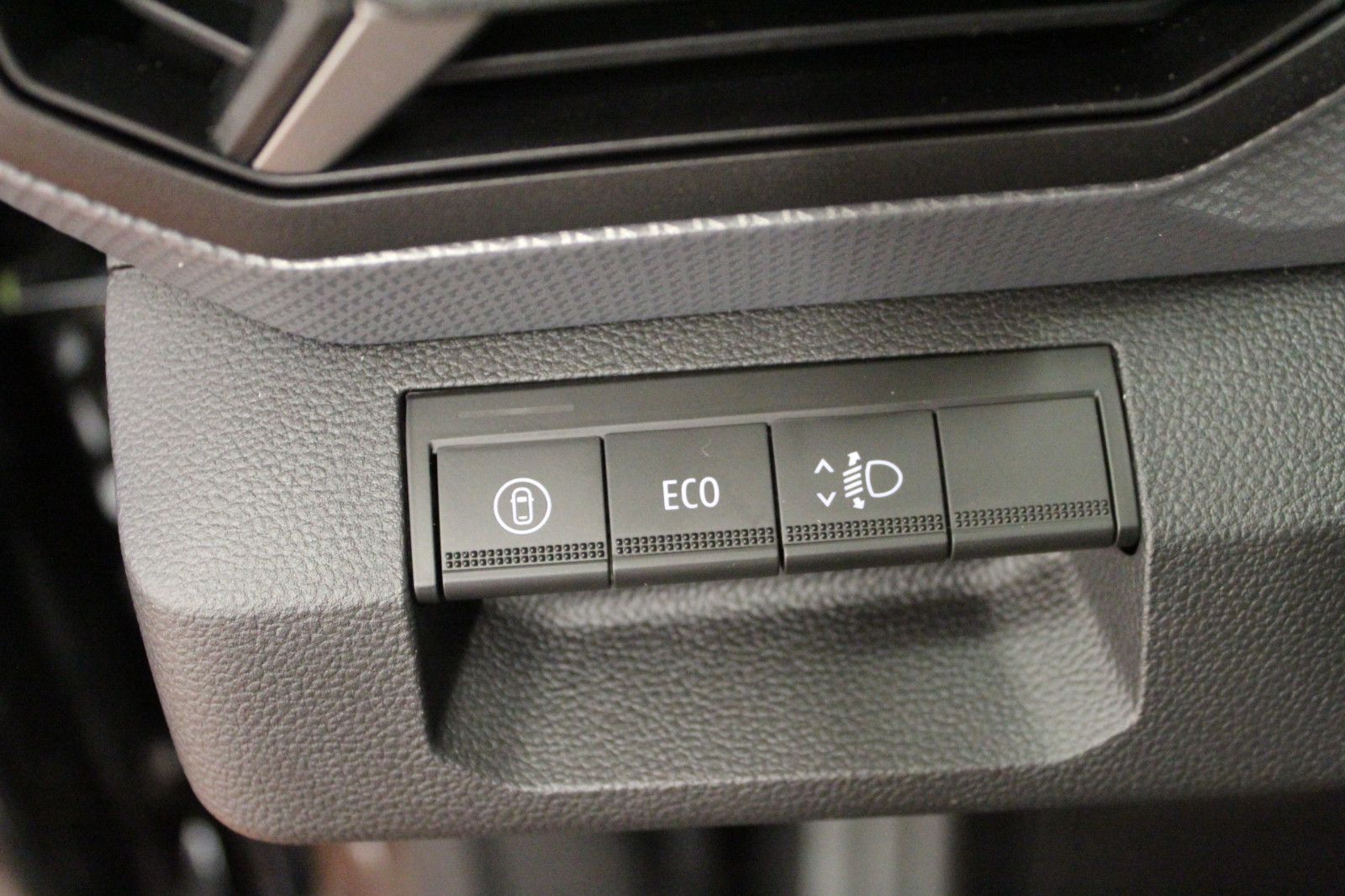 Fahrzeugabbildung Dacia Duster mild hybrid 140 Expression*Winterp.*MY 26