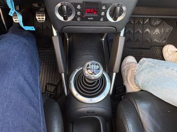 Fahrzeugabbildung Audi TT Roadster 1.8 T Xenon Leder SHZ Klimaaut. uvm.