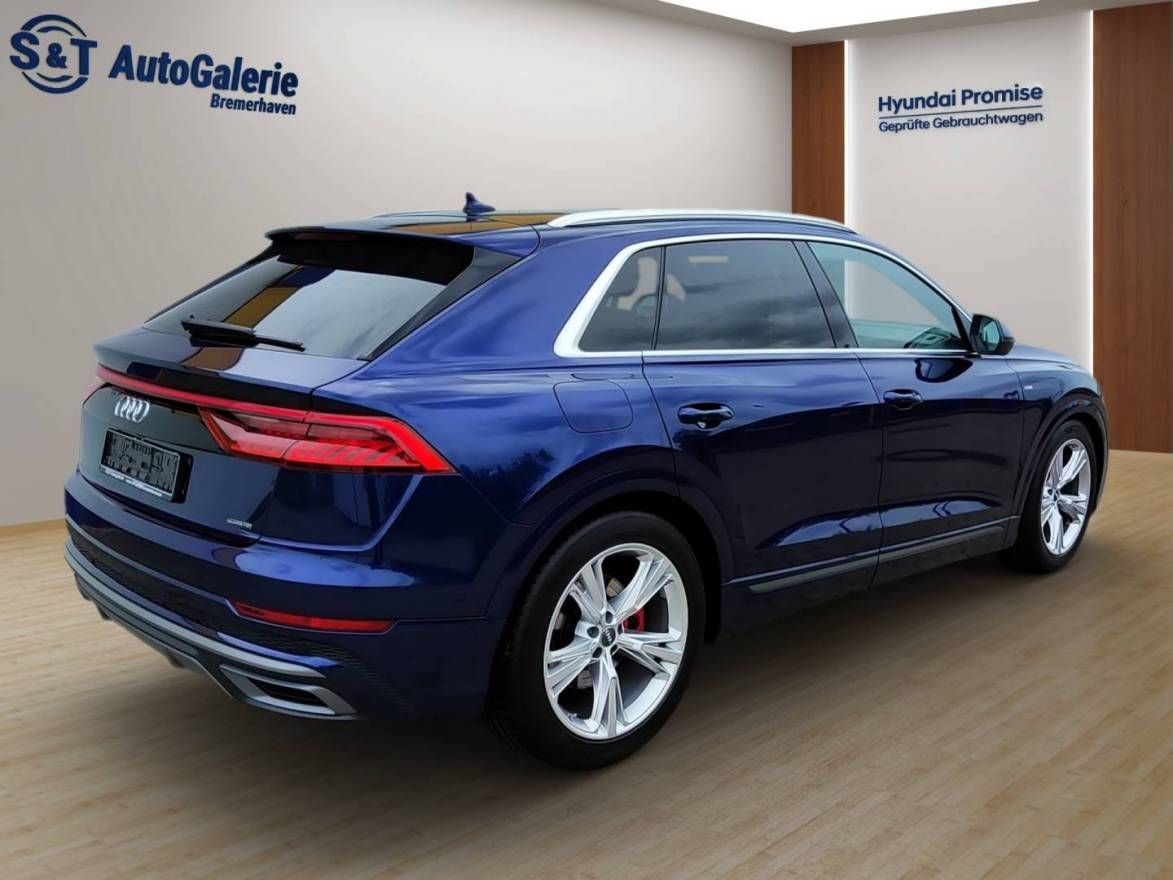 Audi Q8 55 TFSI Mild Hybrid 3.0 quattro foto 3