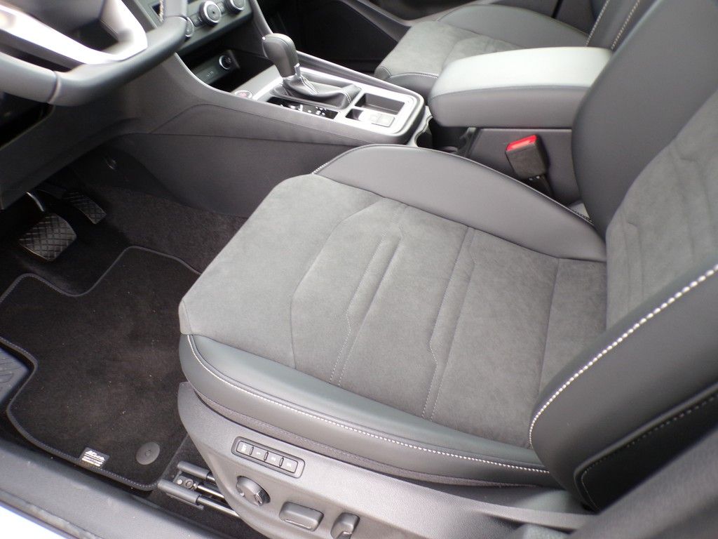 Fahrzeugabbildung SEAT SEAT Ateca Road Edition 1.5 TSI 110 kW