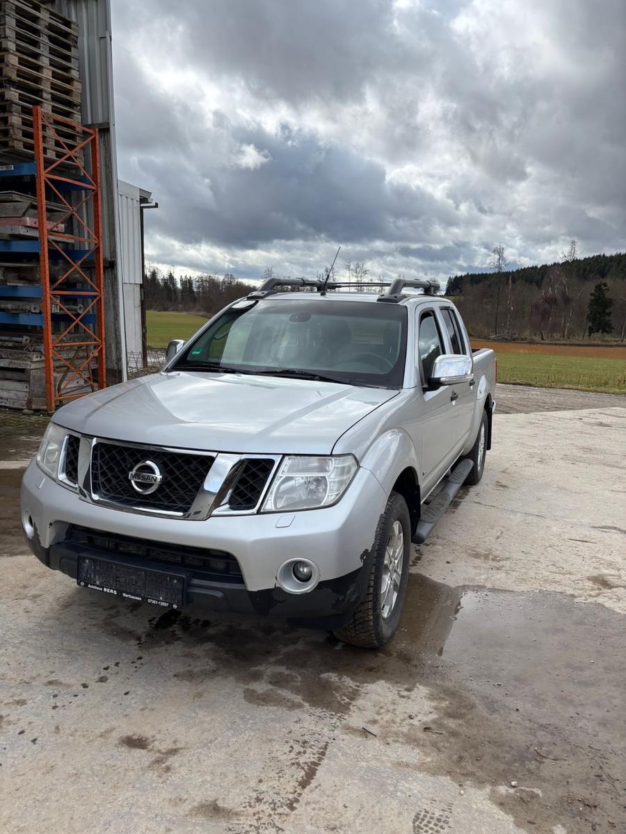 Nissan Navara Pickup Double Cab LE V6 4x4 LB