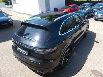 Porsche Cayenne - 12