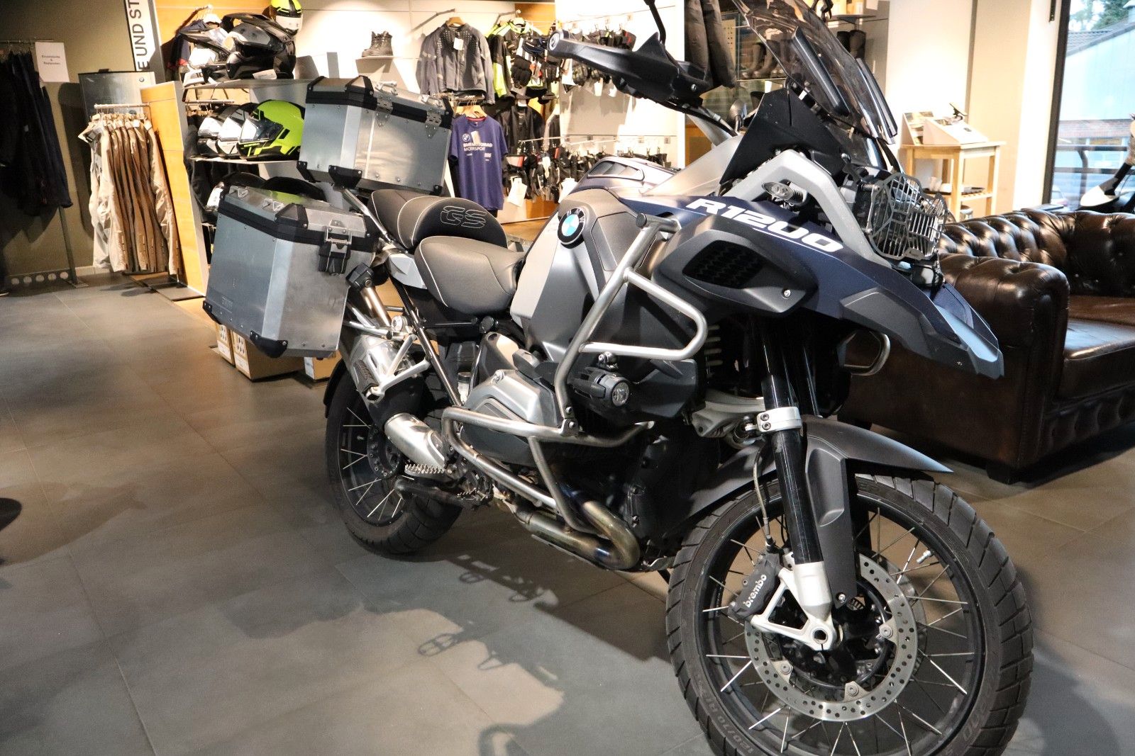 Fahrzeugabbildung BMW R1200GS ADV mit Alukoffer & Topcase