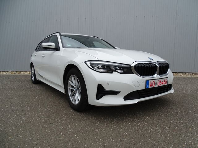 BMW 318d Touring Advantage*LED*Leder*Kamera*Navi