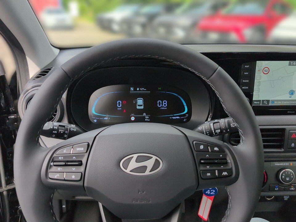 Fahrzeugabbildung Hyundai i10 1.0 (FL) TREND AUT++NAVI++KLIMA++CARPLAY++BT