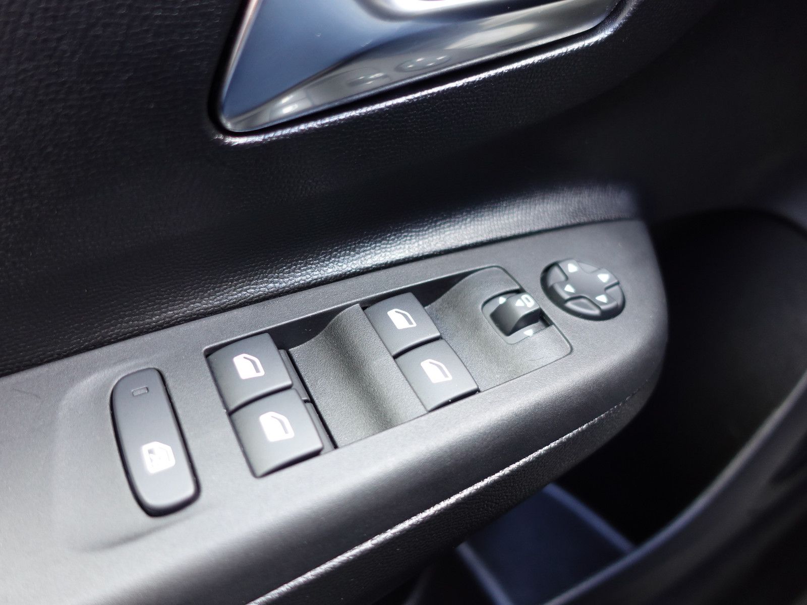 Fahrzeugabbildung Opel Corsa GS 1.2T,Navi,Kamera,Sitzhzg,Allwetter,LED